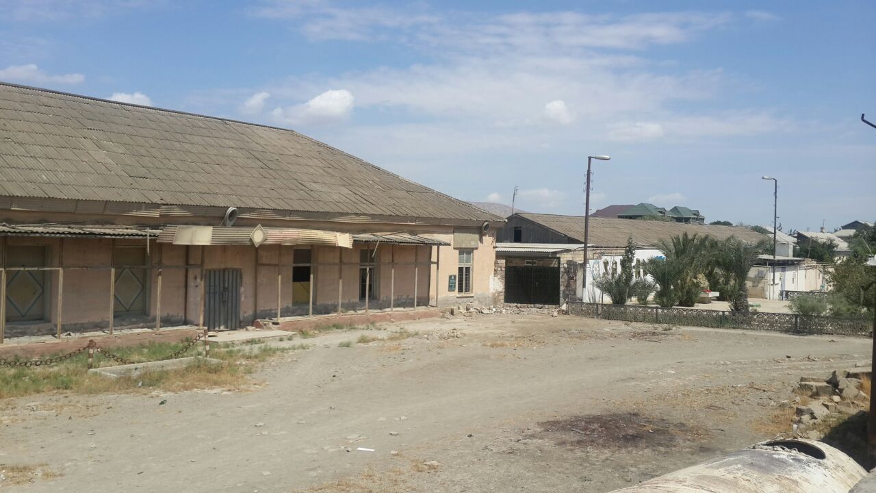 Ticarət obyektinə ilkin start qiymətindən 2 dəfə çox məbləğ təklif edildi  - FOTOLAR